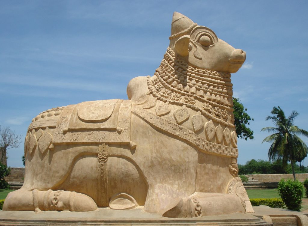 நந்தி பகவான் சிற்பம்
